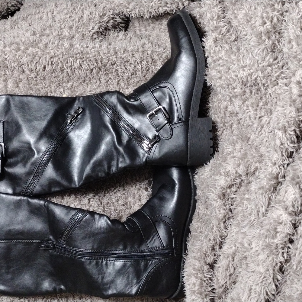 Black boots